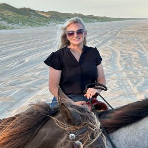 Meet your Posher, Stephanie